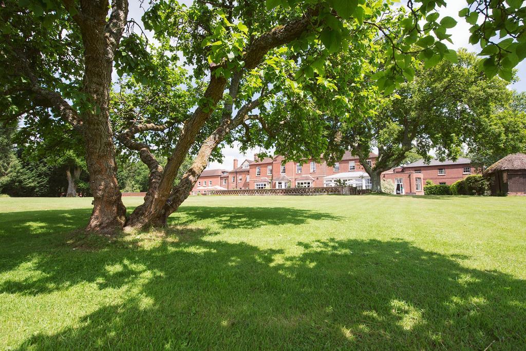 Bartley Lodge Hotel Lyndhurst Bagian luar foto